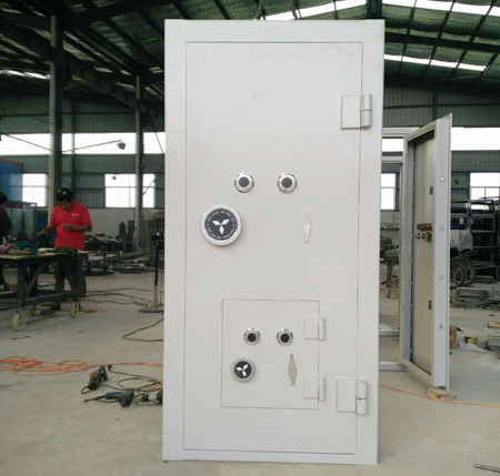 �����T�������T��