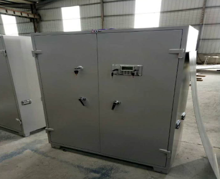 ����i����